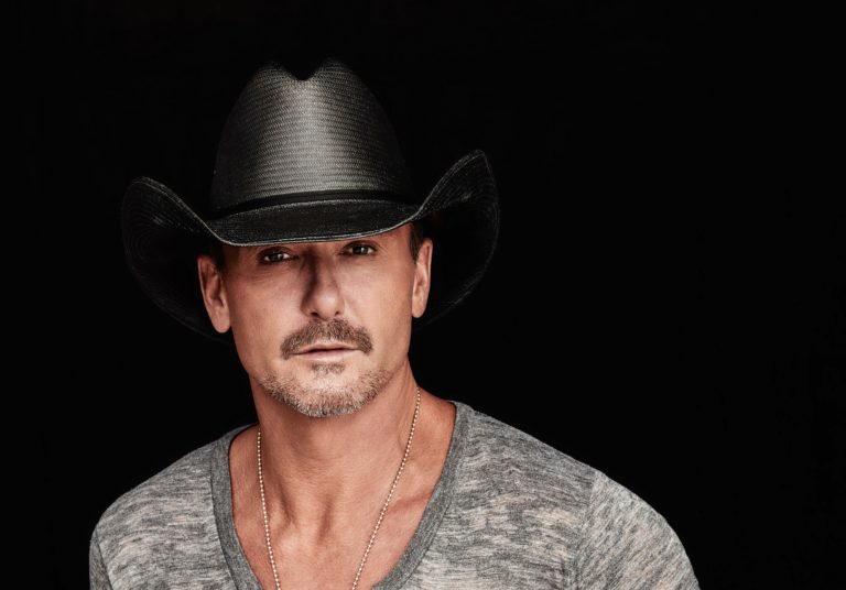 Tim McGraw wears dad's Phillies jersey during Game 3 of World Series